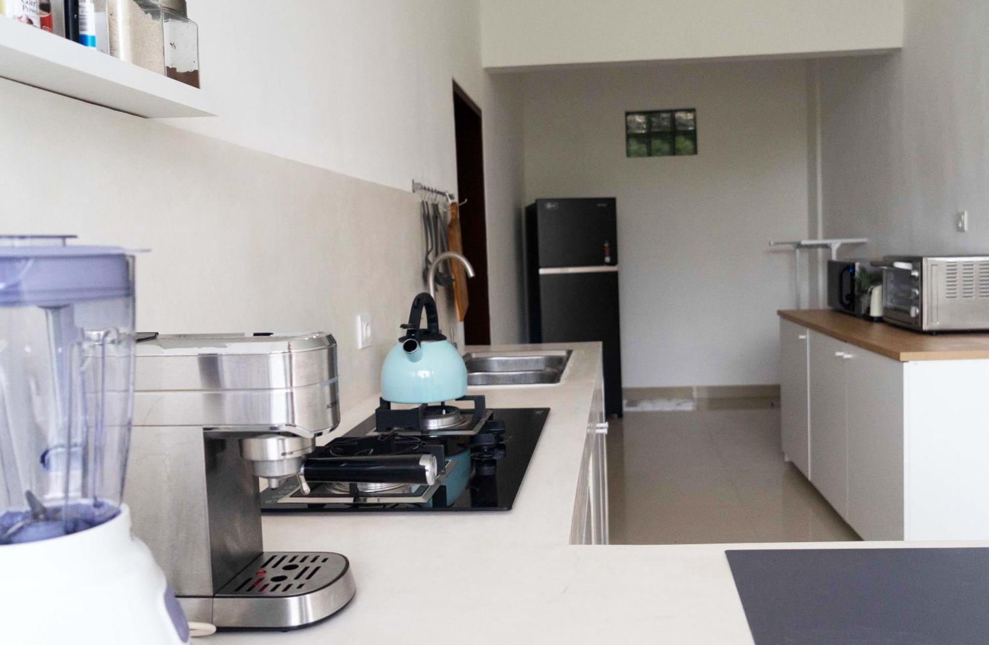 Shortcut Breeze Guest House Canggu Екстериор снимка